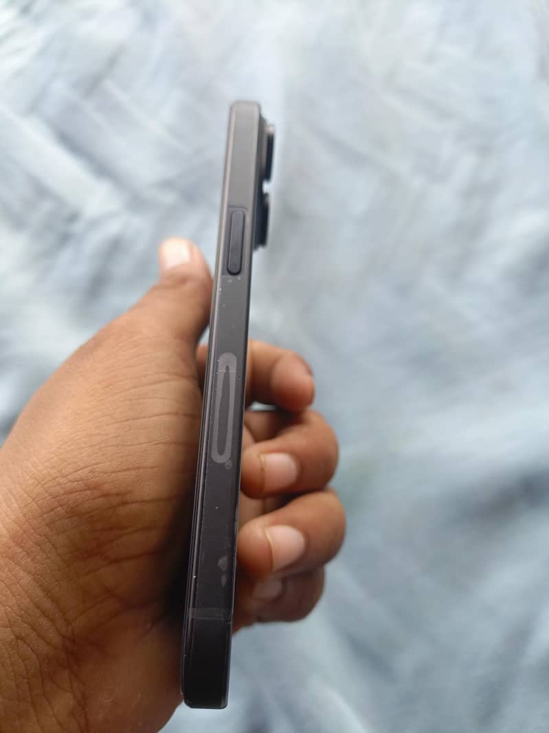 Apple iPhone 15 4