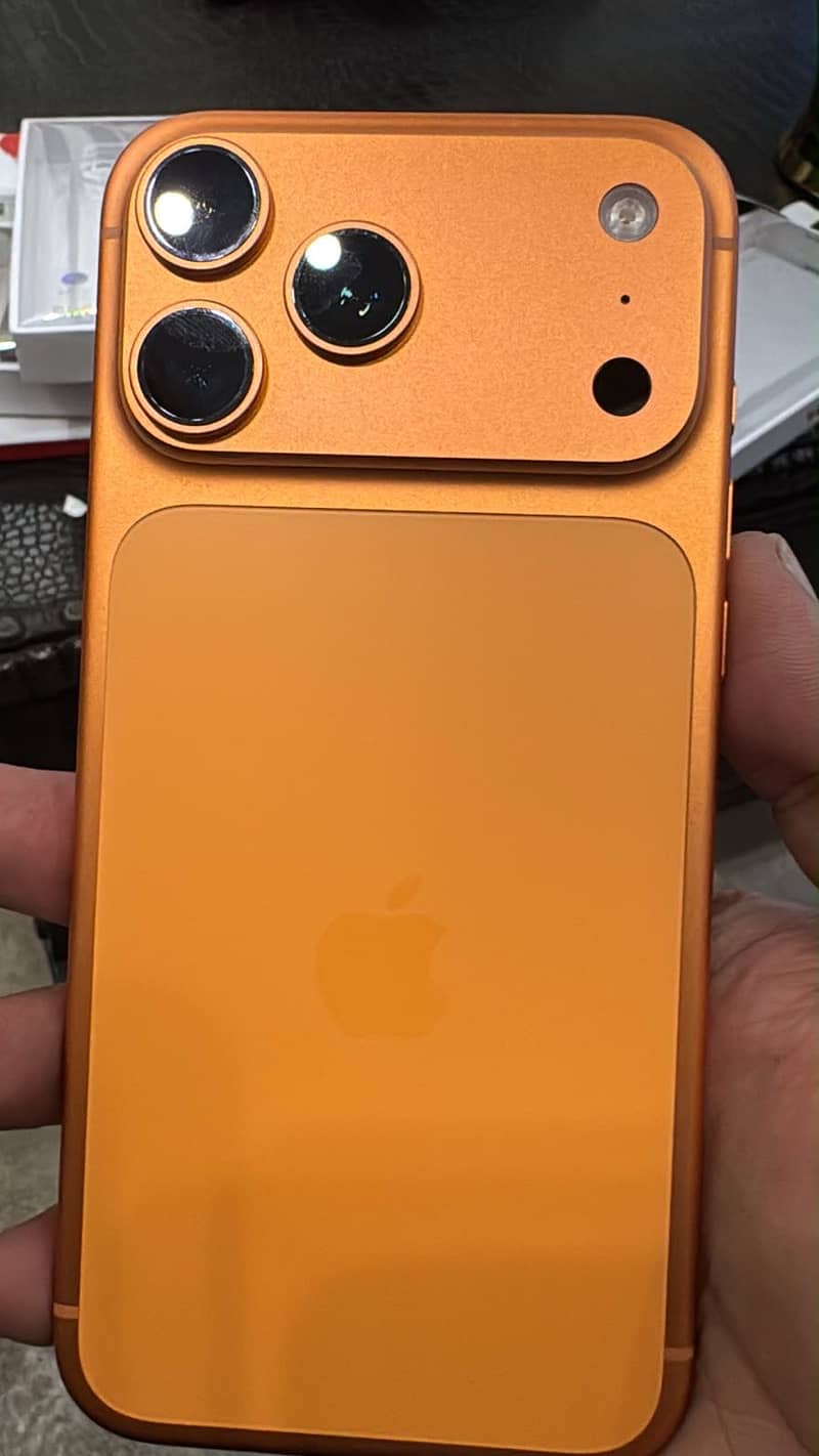 Apple iPhone 17 Pro Max 1