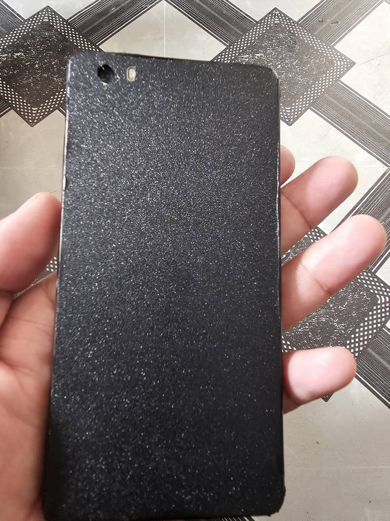 Huawei P8 Lite 0