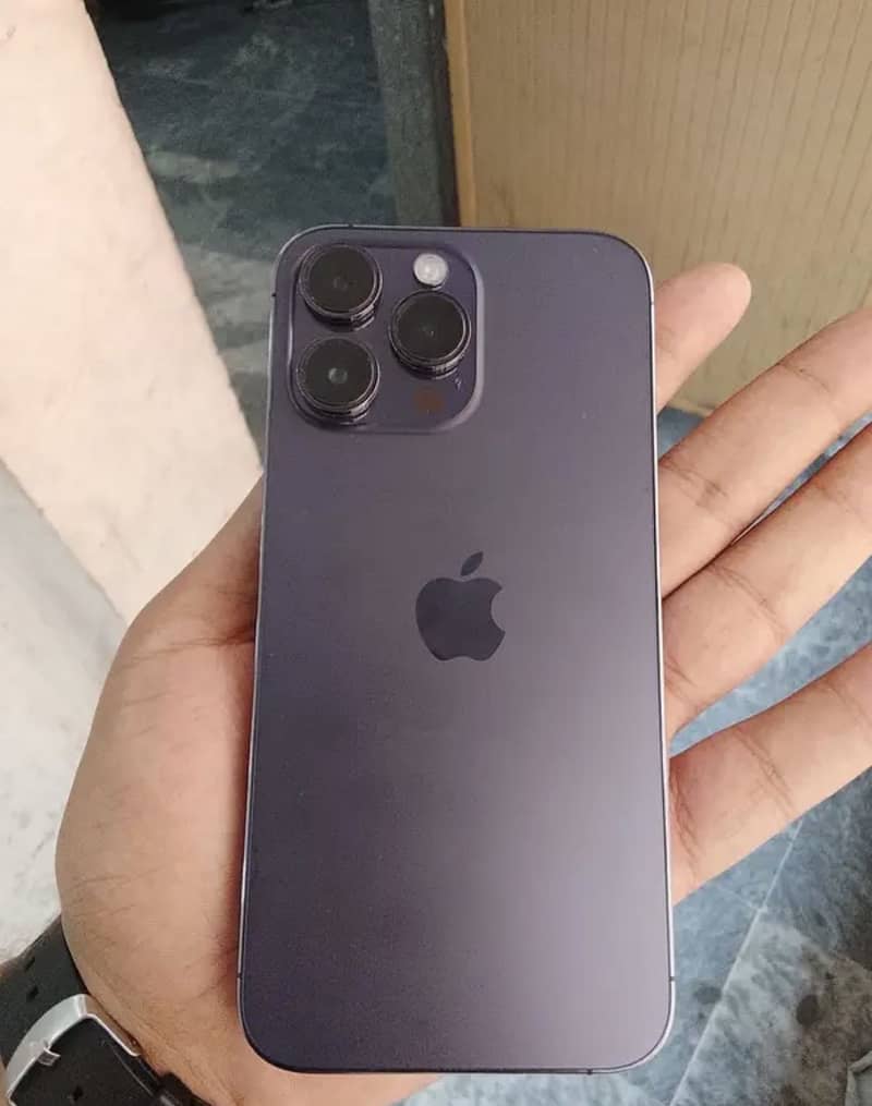 Apple iPhone 14 Pro Max 0