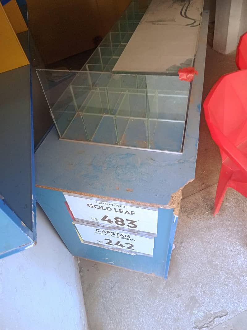 دکان کے لیے کاؤنٹر اور ریکس بلکل نئ حالات میں بارۓ فروخت 3
