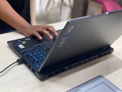 Lenovo Legion Pro 7 – RTX 4090 | Ryzen 9 | 32GB RAM | 2TB SSD