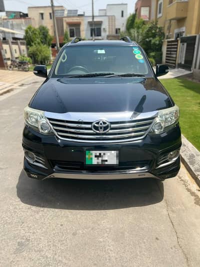Toyota Fortuner V 2014