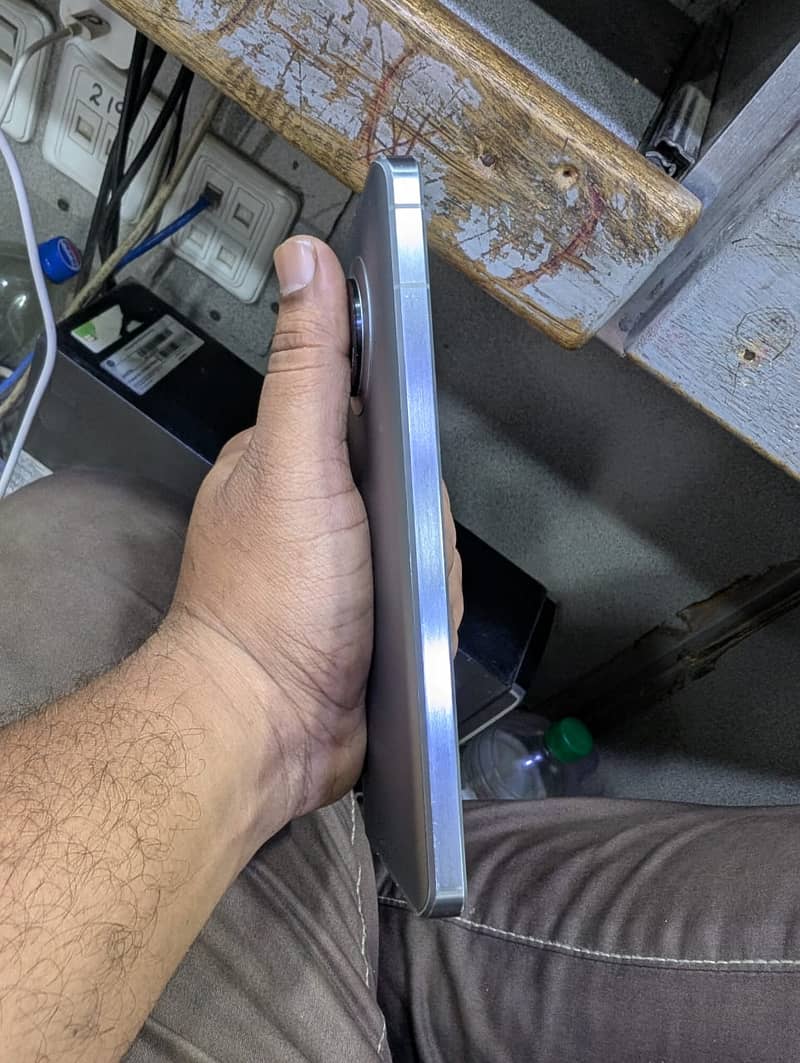 Sharp Aquos Crystal 3