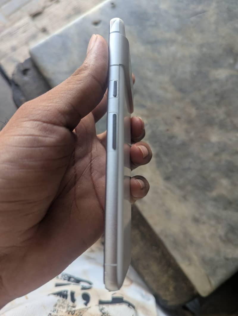 Google Pixel 7 4