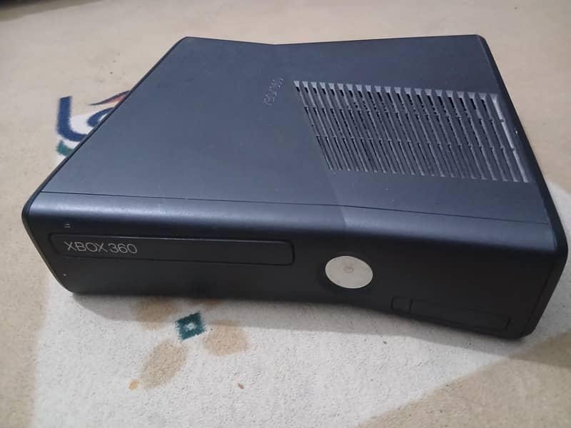 Xbox 360 Slim 12