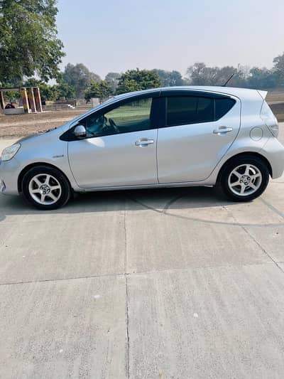Toyota Aqua 2012