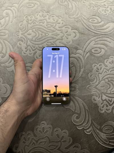 Apple iPhone 16 Pro 256Gb, 4 month sim time left