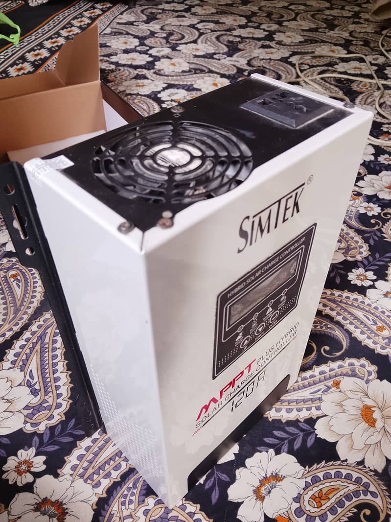 Simtek MPPT CHARGE controller 120 Ampere 3