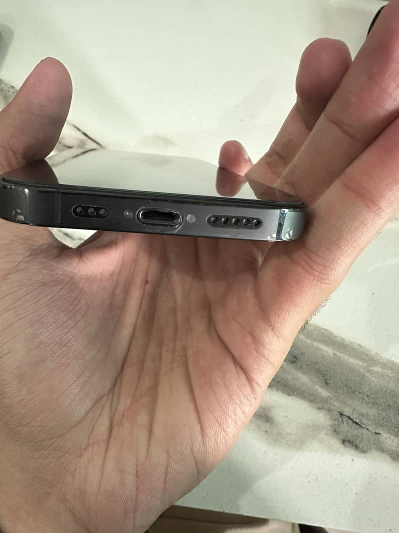 Apple iPhone 14 Pro 1