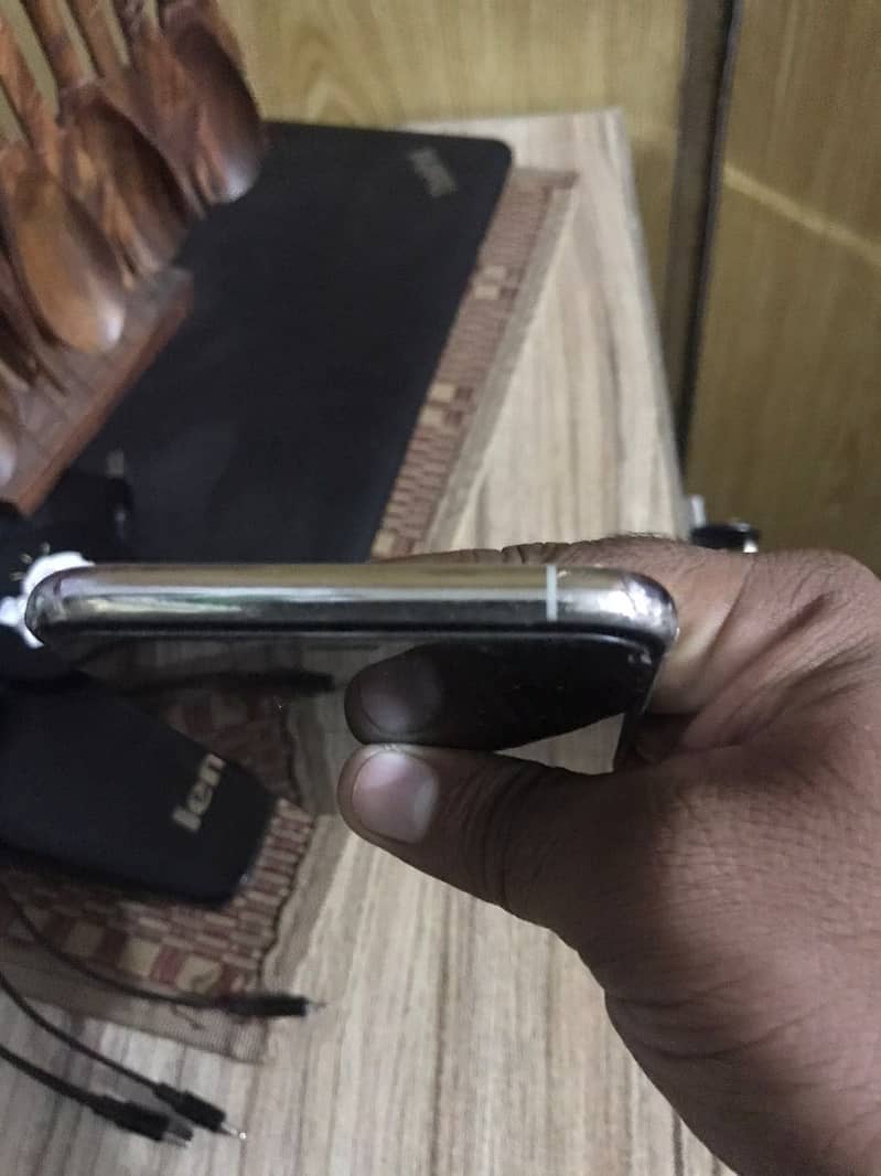 Apple iPhone 11 Pro Max 1