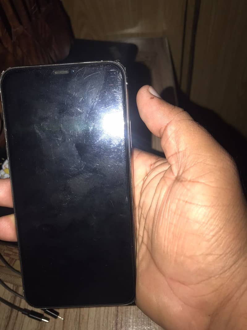 Apple iPhone 11 Pro Max 2