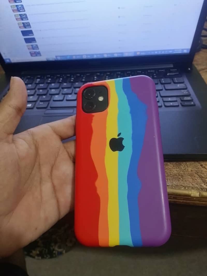 iPhone 11 4