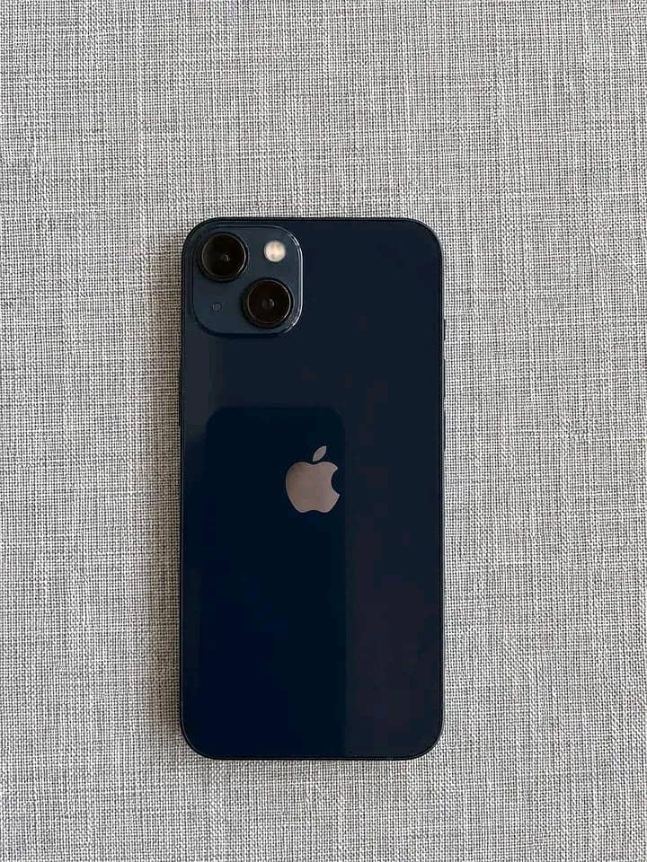 Apple iPhone 13 0