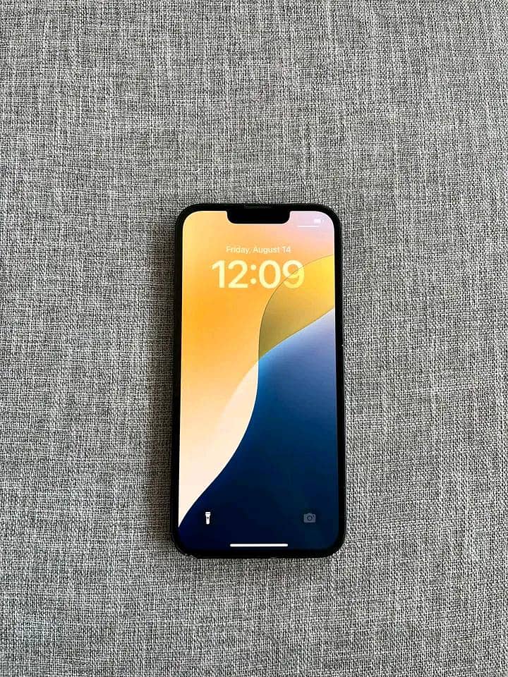 Apple iPhone 13 1