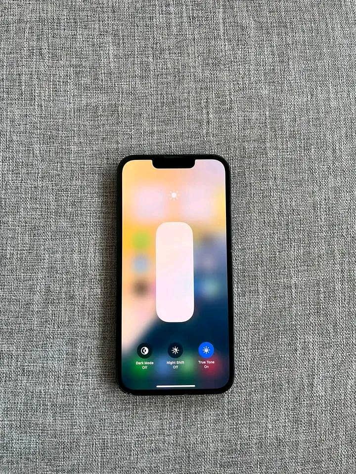 Apple iPhone 13 2