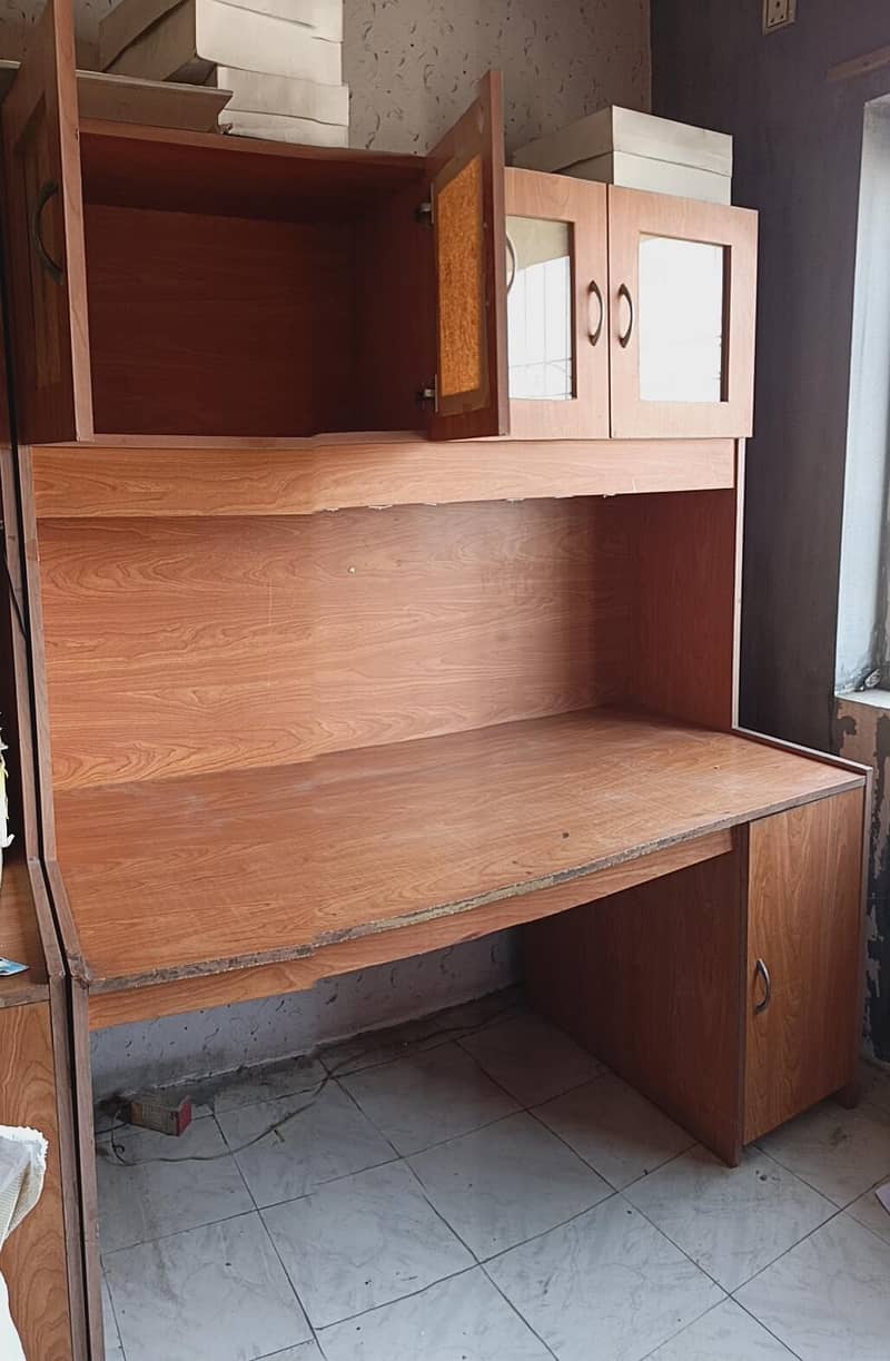 Workstation type table 0