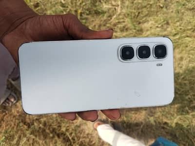 infinix hot 60i. (6:128)