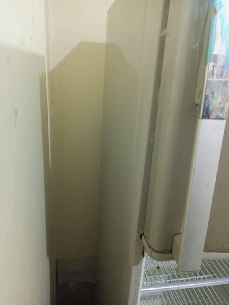 Dawlance fridge Medium Size with steblizer 3000 watt 1