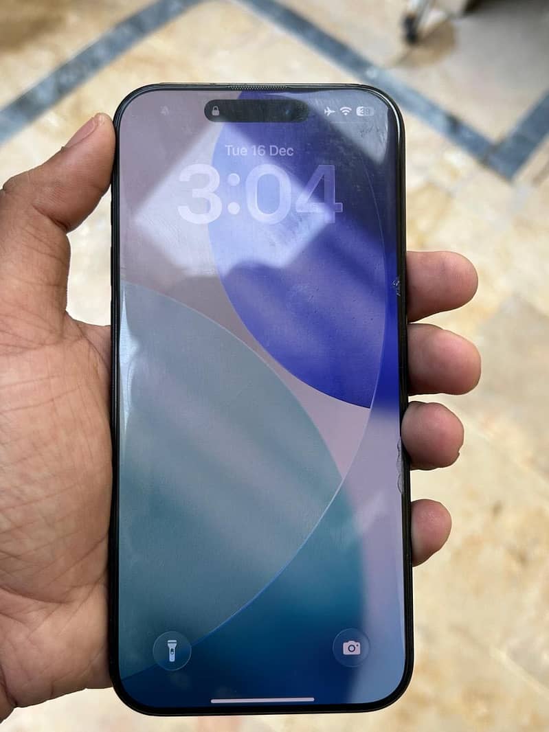 Apple iPhone 16 Pro Max 1
