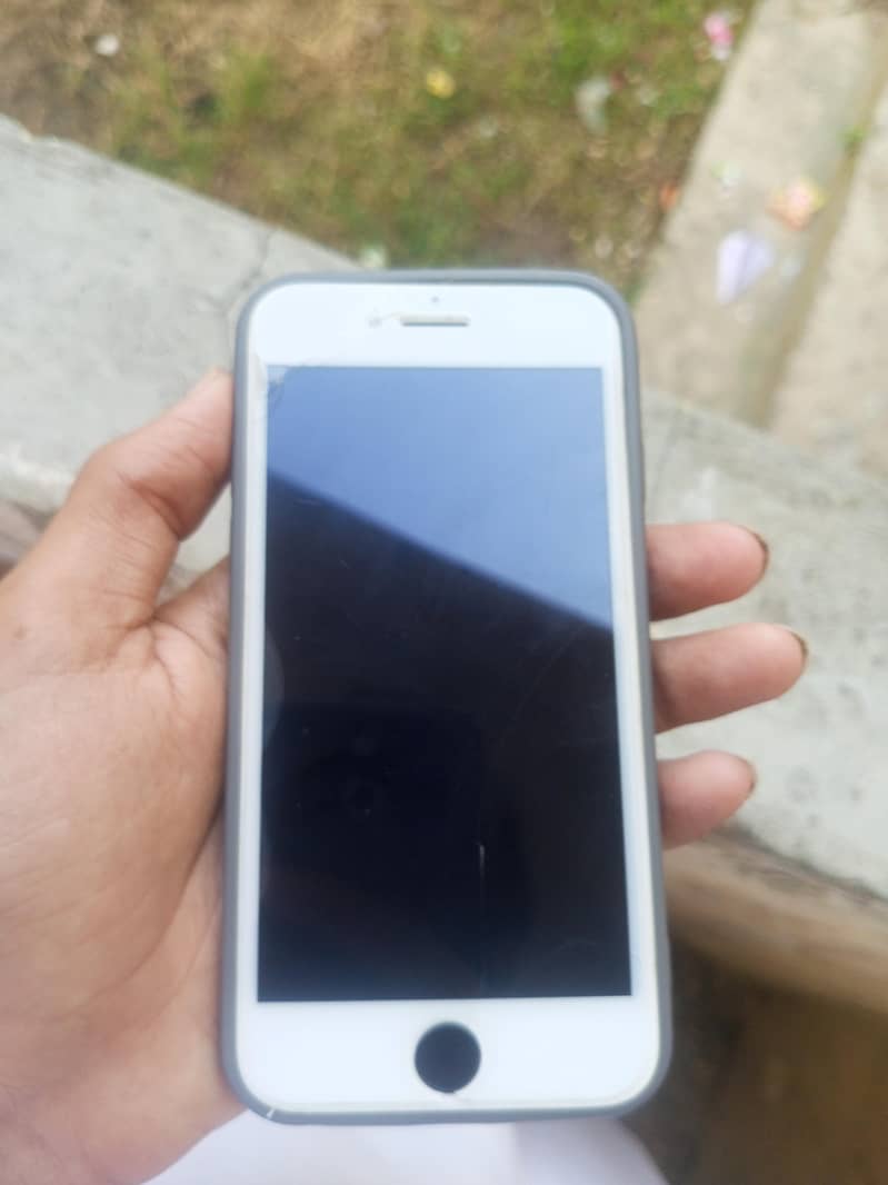 Apple iPhone 8 0