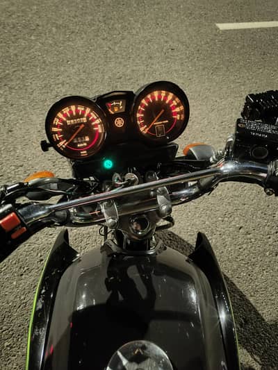 Yamaha YBR 125G 2024 PPF installed grey and black with green graphics