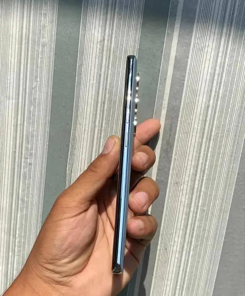Tecno CAMON 40 Pro 1