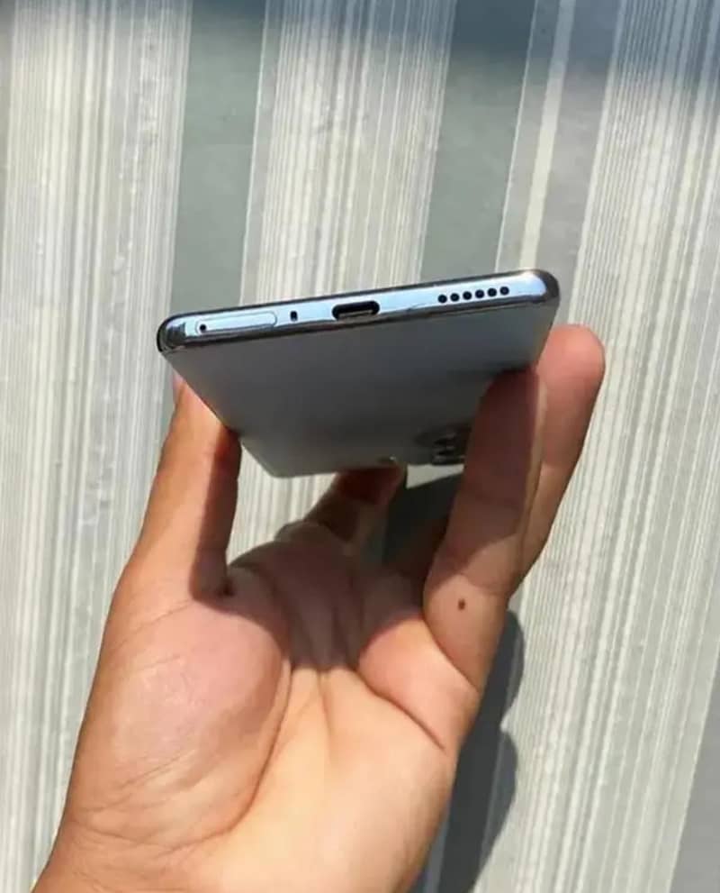 Tecno CAMON 40 Pro 4