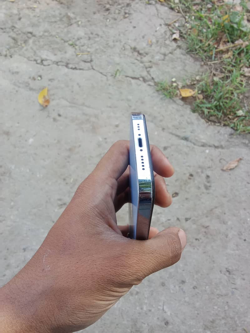 iPhone 13 Pro 2