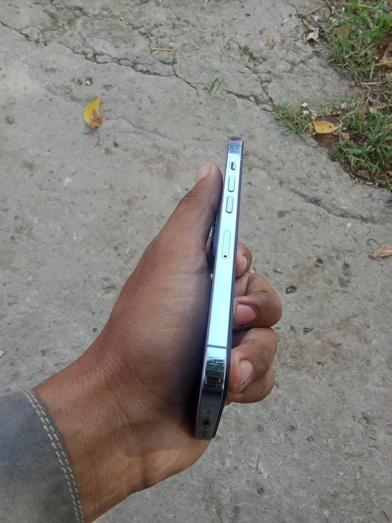 iPhone 13 Pro 5