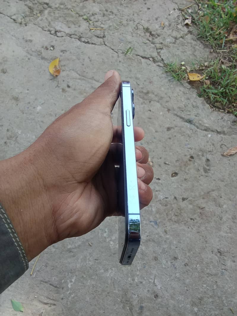 iPhone 13 Pro 6