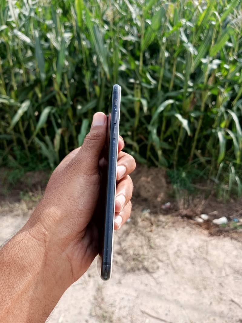 Apple iPhone 7 Plus 0
