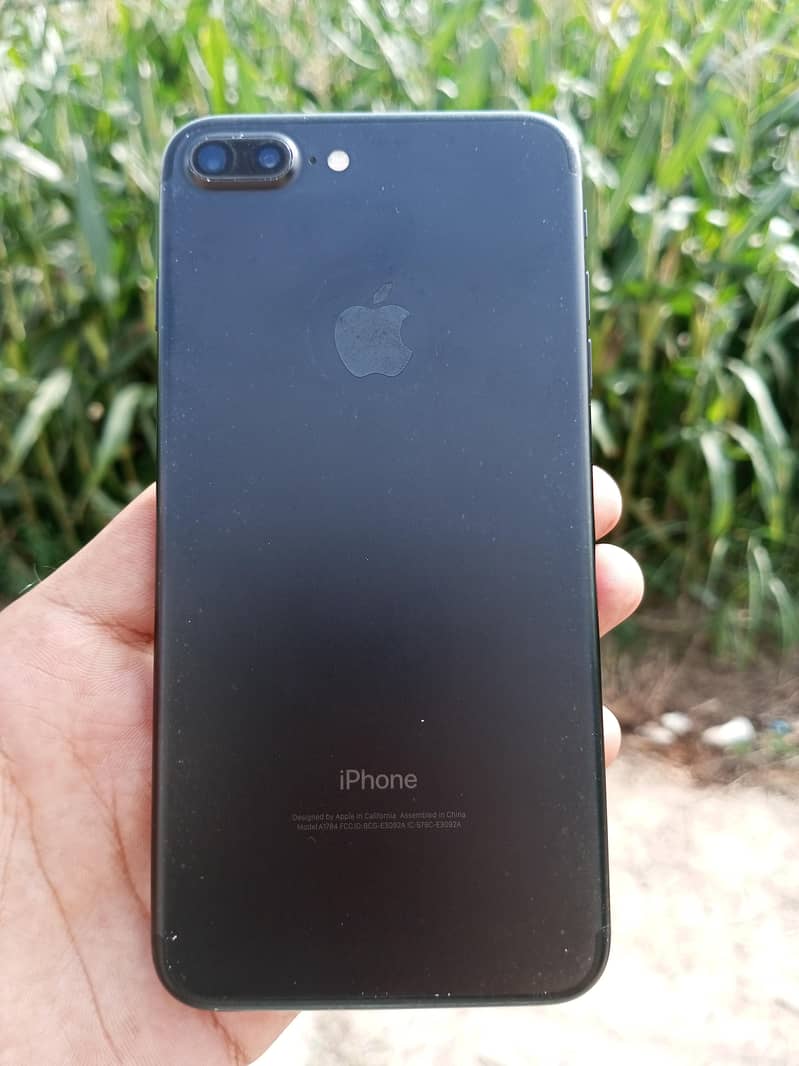Apple iPhone 7 Plus 1