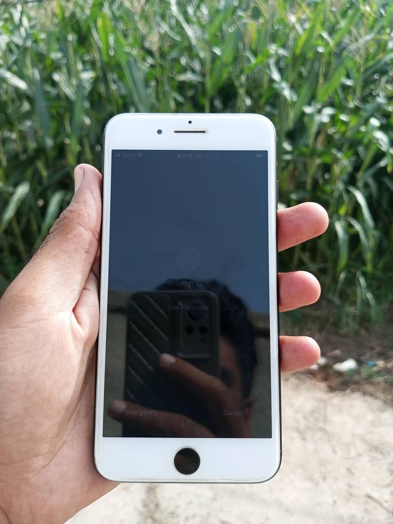 Apple iPhone 7 Plus 2