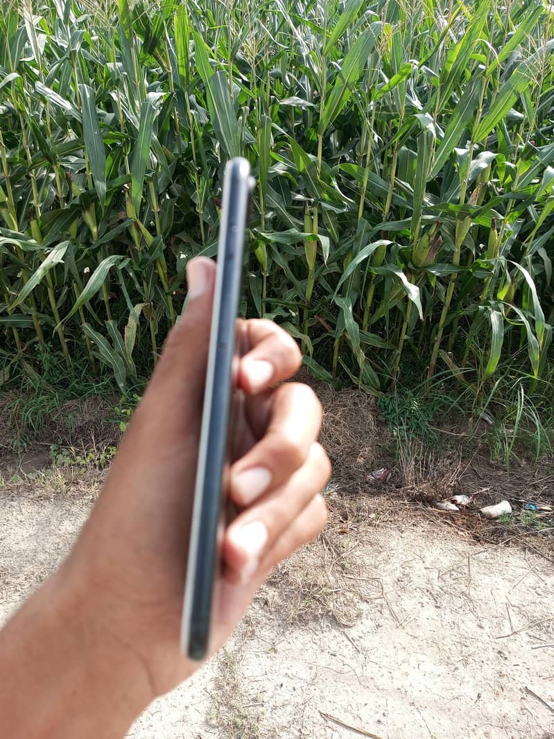 Apple iPhone 7 Plus 3