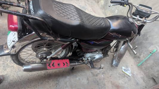Model: Honda CD 70 (2013 Model)