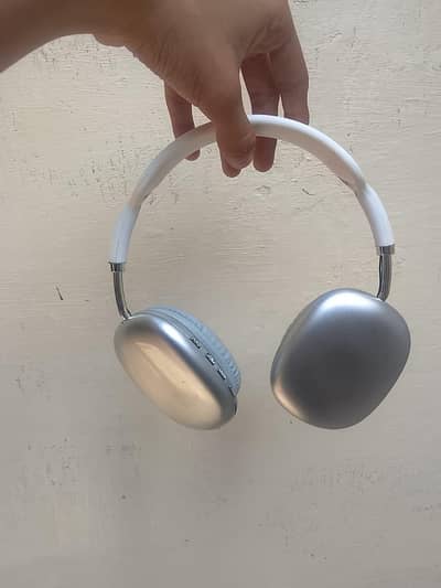 p9 headphone for sale