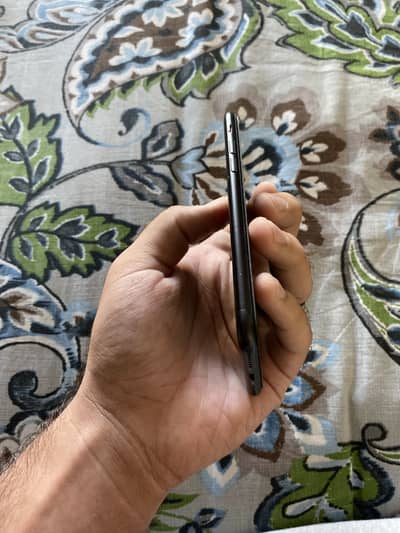 Apple iPhone 7