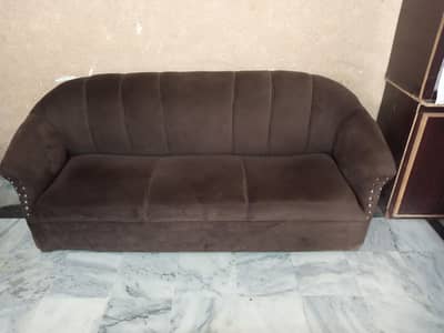 5 seater sofa set in velvet brown good condition. .