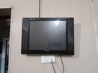 15 inch Samsung TV 10/10 full Achi halt me