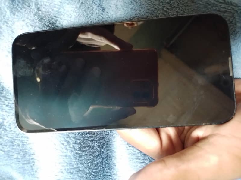 Apple iPhone 13 6