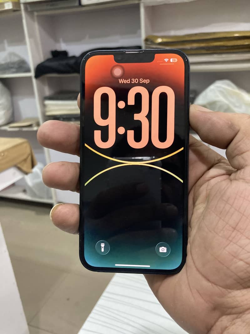 Apple iPhone 13 1