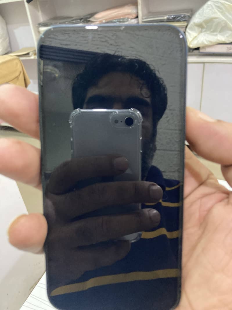 Apple iPhone 13 5