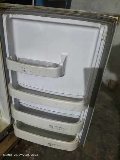 orient good condition refrigerator for sell
