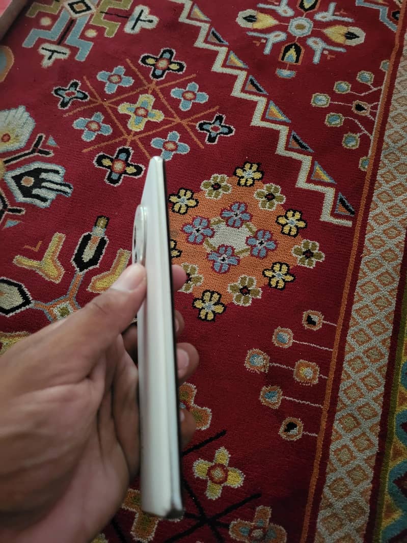 Vivo V30e 3