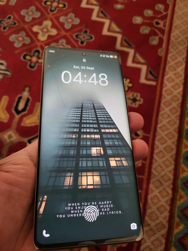Vivo V30e 4