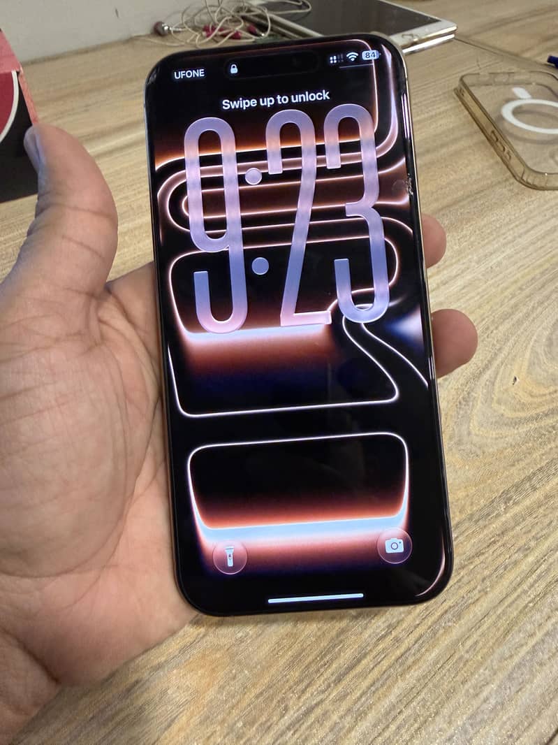 Apple iPhone 16 Pro Max 0