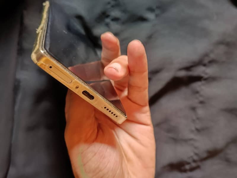 Tecno CAMON 30 Pro 1