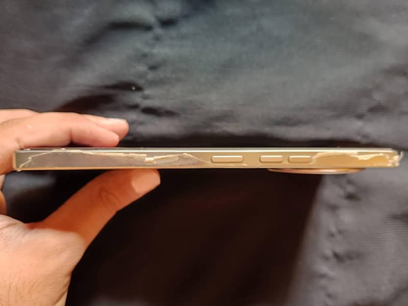 Tecno CAMON 30 Pro 4