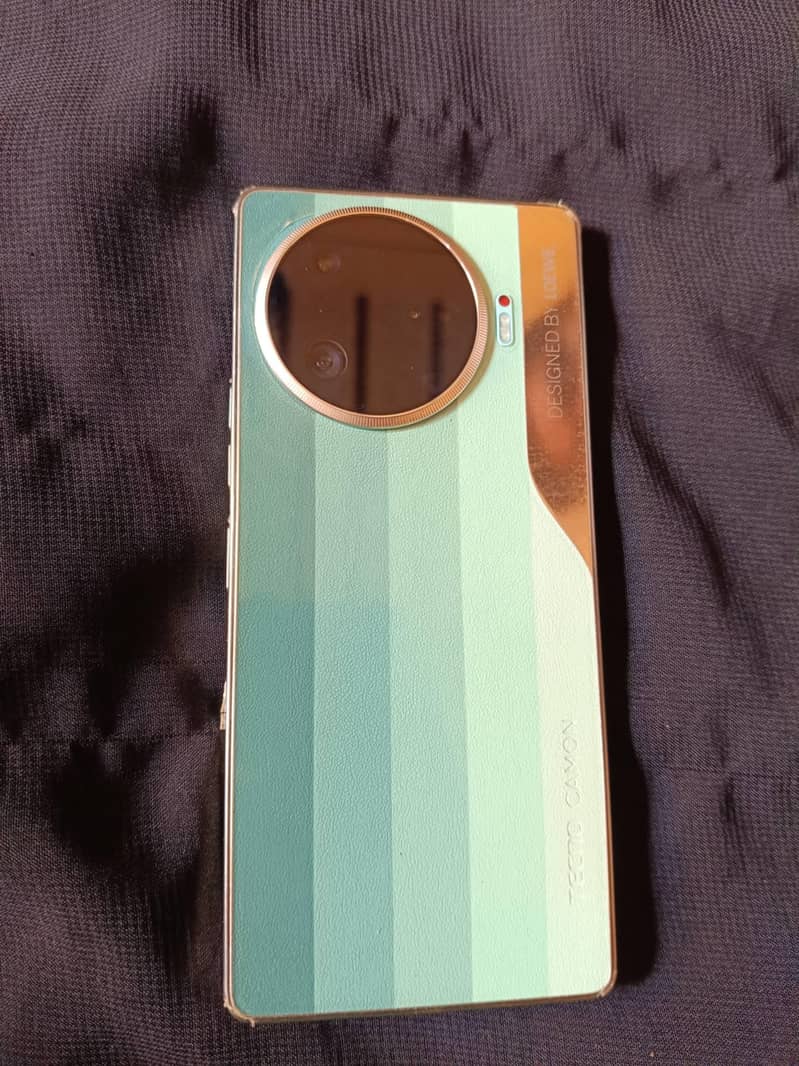 Tecno CAMON 30 Pro 6
